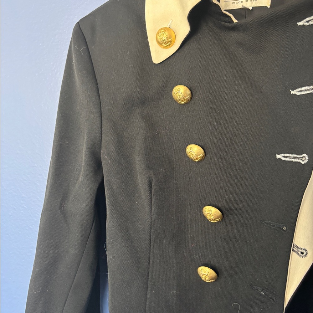 Elegant Black and Cream Blazer with Gold Accents - Picture 4 of 5